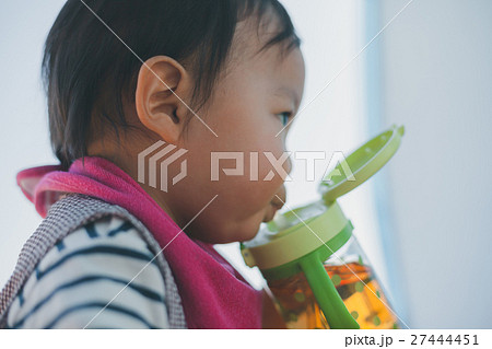 1 year old 1 year old 27444451