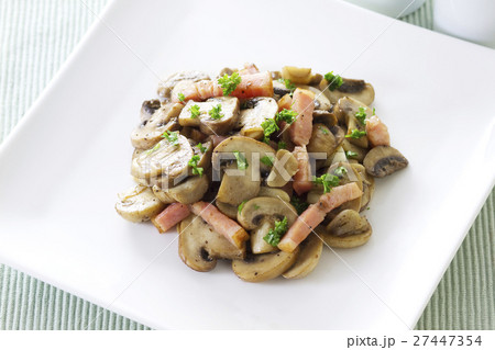 マッシュルームとベーコンのにんにく炒め1 マッシュルームとベーコンのにんにく炒め1 27447354