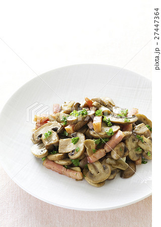 マッシュルームとベーコンのにんにく炒め7 27447364
