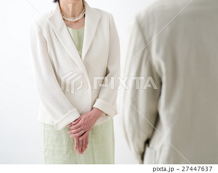 中高年・男女 27447637