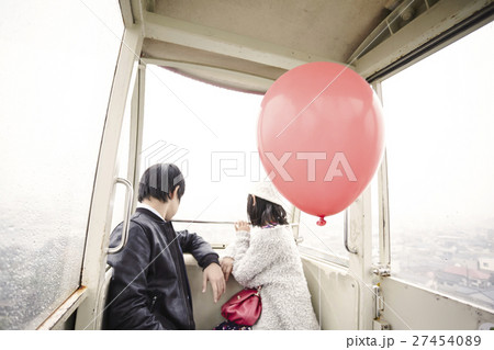 遊園地　観覧車　デート 27454089