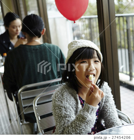 遊園地　デート 27454206