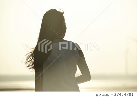 台湾を観光する女性 高美湿地 台湾を観光する女性 高美湿地 27454781