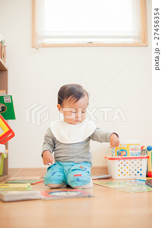 1 year old 1 year old 27456354