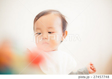 1 year old 27457748