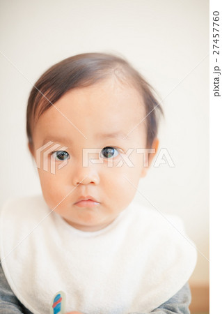1 year old 27457760