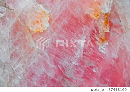 ピンク色の「ローズ・クォーツ」(なるさわ富士山博物館・鉱石ミュージアム/山梨県南都留郡鳴沢村) ピンク色の「ローズ・クォーツ」(なるさわ富士山博物館・鉱石ミュージアム/山梨県南都留郡鳴沢村) 27458160