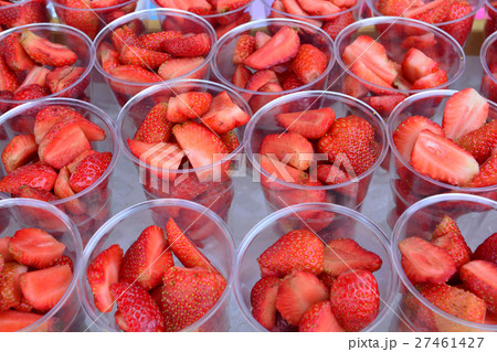Glass of fresh fruit(Strawberry) 27461427