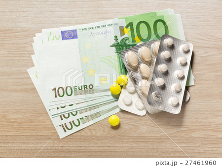 One hundred euro banknotes and pills 27461960