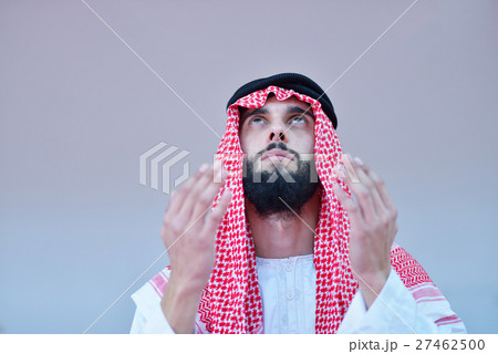 Muslim Arabic man praying 27462500