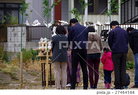 地鎮祭と施主 地鎮祭と家族 地鎮祭と施主 地鎮祭と家族 27464588