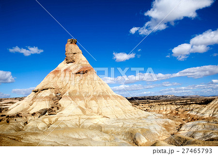 Desert landscape 27465793