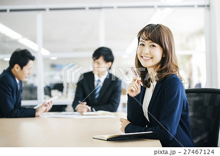 若い会社員 若い会社員 27467124