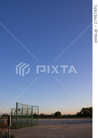 夕日、サンセット、シルエット、日の入り、グランド、物静か 27467891