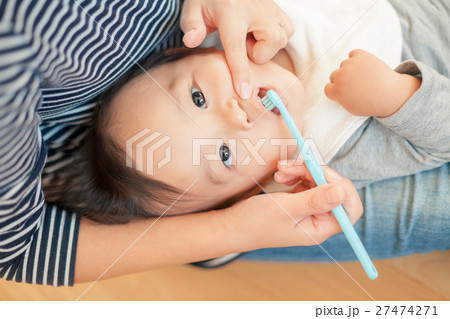 1 year old 1 year old 27474271