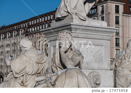 Sculpture Schiller memorial Gendarmenmarkt, Berlin Sculpture Schiller memorial Gendarmenmarkt, Berlin 27475958
