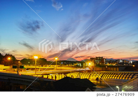 新保土ヶ谷インターチェンジの夕景 27476909