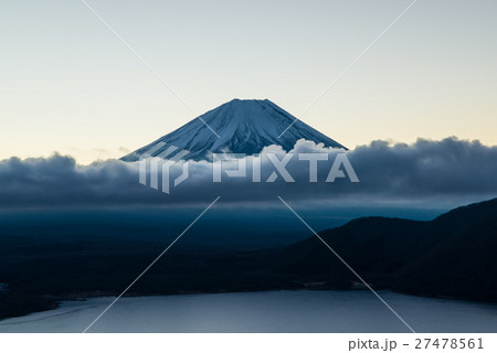 富士山 朝焼け 千円札の富士山 （本栖湖 中之倉峠） 2016年12月撮影 27478561