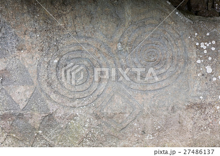 Newgrange,  Bru na  Boinne 27486137