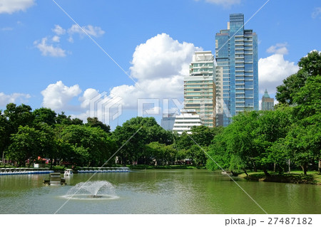 Lake view of Lumpini Park in the Thai capital 27487182