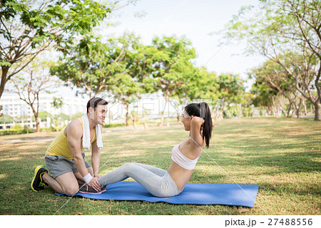 Doing sit-ups 27488556