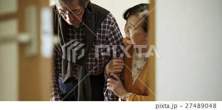 二人暮らし 介護 二人暮らし 介護 27489048