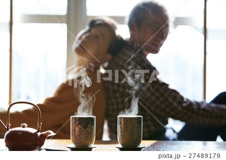 老夫婦　二人暮らし　イメージ 27489179