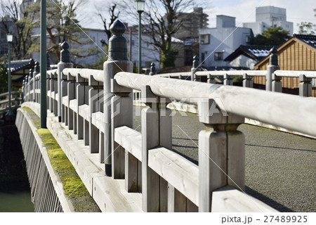 浅野川に架かる「中の橋」(金沢市) 浅野川に架かる「中の橋」(金沢市) 27489925