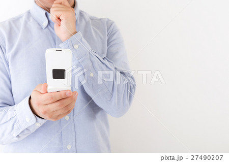 男性　ガラケー 27490207