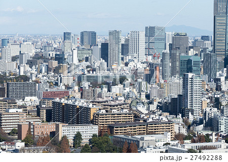 東京都心の街並 クローズアップ 港区 六本木 赤坂 高層ビル群と密集するマンションの写真素材