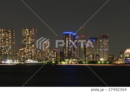 東京都市風景 夜景 東京臨海副都心 晴海 オリンピック選手村の写真素材