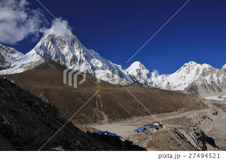 Hotels in Gorak Shep and mount Pumori.. Hotels in Gorak Shep and mount Pumori.. 27494521