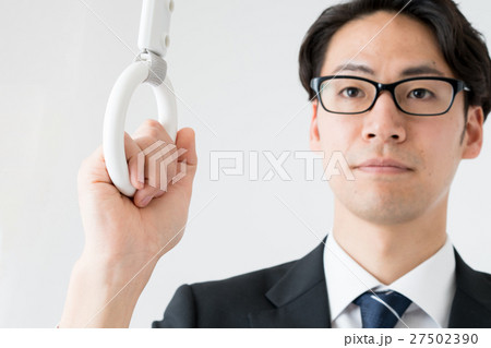 つり革を持つ手 つり革を持つ手 27502390