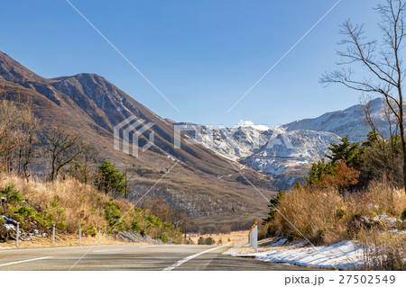 冬のやまなみハイウェイの写真素材