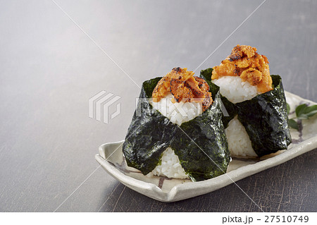 焼きウニのおにぎり 27510749