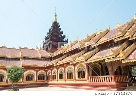 ミャンマー・タイ国境の町の寺院　ミャンマー・タチレク 27513876