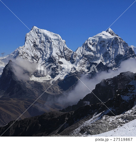 Mount Cholatse and Taboche Peak 27519867