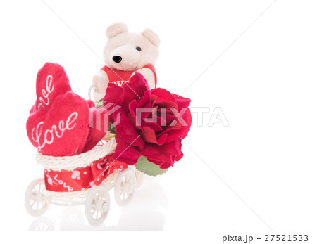 Valentines teddy bear and love heart item isolated Valentines teddy bear and love heart item isolated 27521533