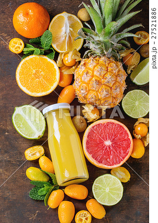 Variety of citrus fruits Variety of citrus fruits 27521886