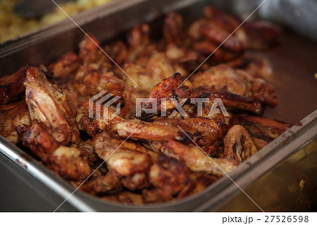 Fried chicken wings 27526598