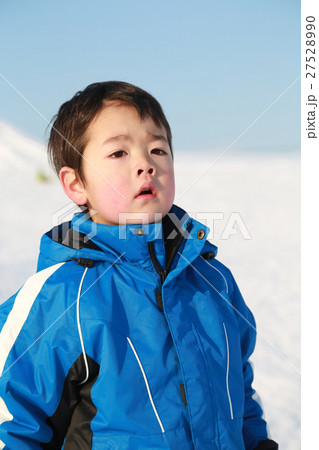 スキーウエアの男の子 スキーウエアの男の子 27528990