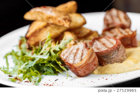 Pork Medallions with Mushed Potato Pork Medallions with Mushed Potato 27529965