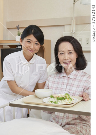 医療　病院　介護　医者　介護師　ナース　イメージシーン 27532143