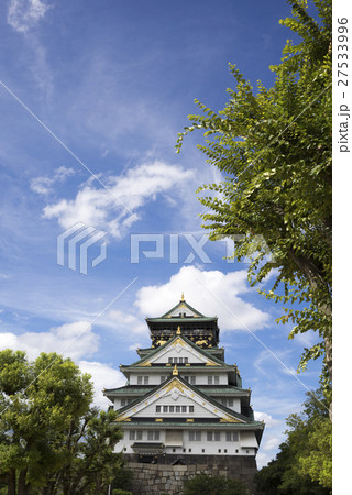 豊臣秀吉が築いた大坂城の上に盛り土し徳川家康が修築を施した大阪の象徴観光名所スポット大阪城天守閣本丸 27533996