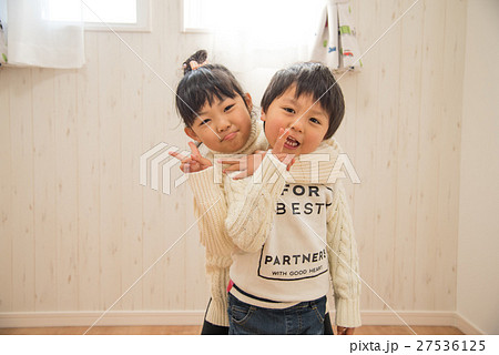 仲良しの二人 27536125