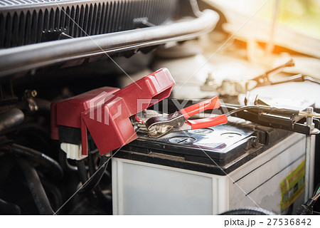 Battery charge transferring power to dead battery Battery charge transferring power to dead battery 27536842