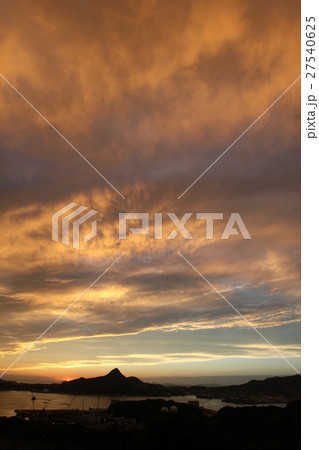 秋の夕暮れに染まる雲11 秋の夕暮れに染まる雲11 27540625