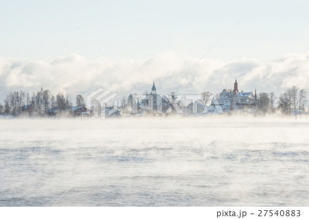 ヘルシンキ・エテラ港での気嵐 27540883