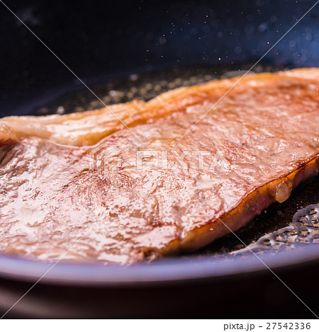 ロースステーキ ロースステーキ 27542336