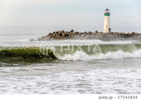 Santa Cruz Breakwater Light (Walton Lighthouse) 27542834